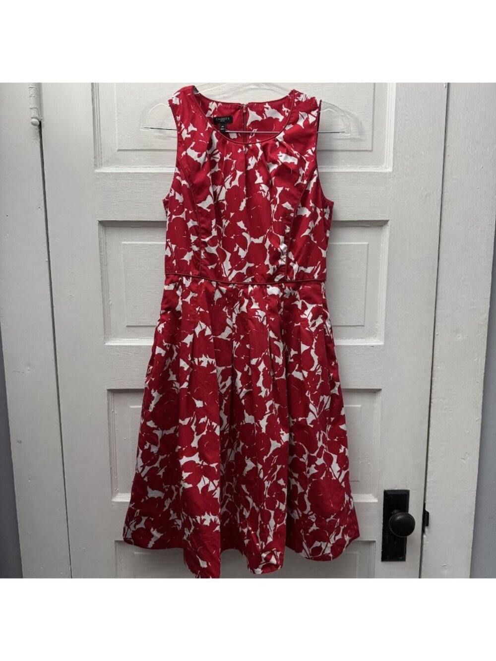 Talbots Petites 4P Red White Floral Fit & Flare Dress Sleeveless Pockets - Picture 1 of 10